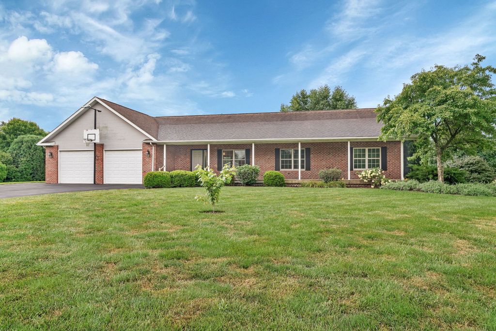 Photo for 675 E Southmor Road, Morris, IL 60450 (MLS # 12483891)