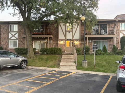 Photo of 9s220 S Frontage Road #18-204, Willowbrook, IL 60527 (MLS # 12784764)