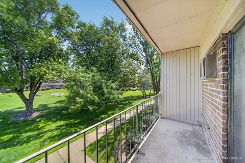 Tiny photo for 138 E Bailey Road #H, Naperville, IL 60565 (MLS # 12621583)