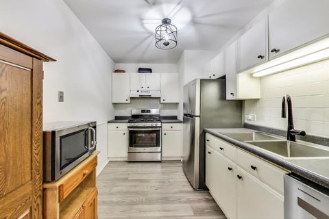 Tiny photo for 805 Leicester Road #B105, Elk Grove Village, IL 60007 (MLS # 12371452)