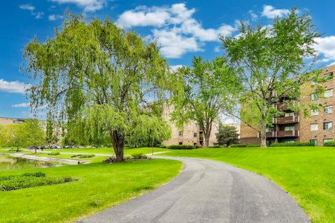 Tiny photo for 805 Leicester Road #B105, Elk Grove Village, IL 60007 (MLS # 12371452)