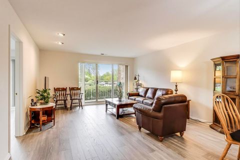 Tiny photo for 805 Leicester Road #B105, Elk Grove Village, IL 60007 (MLS # 12371452)