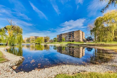 Tiny photo for 805 Leicester Road #B105, Elk Grove Village, IL 60007 (MLS # 12371452)