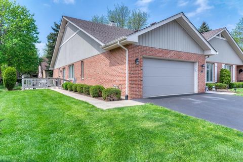 Tiny photo for 42 Royal Lane, Bloomingdale, IL 60108 (MLS # 12629260)