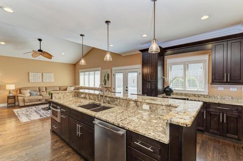 Tiny photo for 42 Royal Lane, Bloomingdale, IL 60108 (MLS # 12629260)