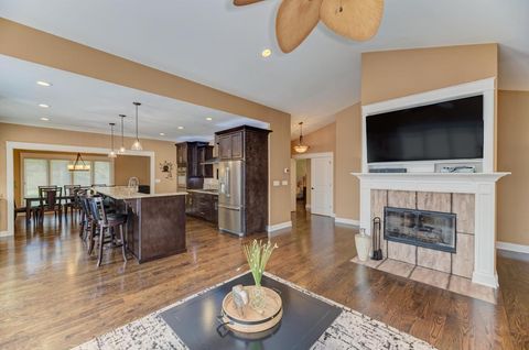 Tiny photo for 42 Royal Lane, Bloomingdale, IL 60108 (MLS # 12629260)
