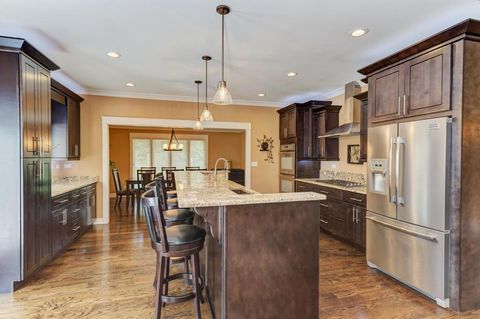 Tiny photo for 42 Royal Lane, Bloomingdale, IL 60108 (MLS # 12629260)