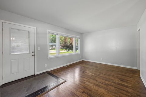 Tiny photo for 110 Delaware Street, Crystal Lake, IL 60014 (MLS # 12521486)