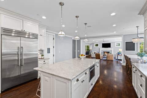 Tiny photo for 407 Lake Street, Libertyville, IL 60048 (MLS # 12728826)