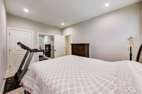 Tiny photo for 5028 W Ainslie Street, Chicago, IL 60630 (MLS # 12697395)