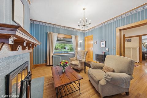 Tiny photo for 710 W Downer Place, Aurora, IL 60506 (MLS # 12464145)