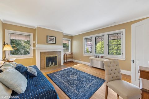 Tiny photo for 710 W Downer Place, Aurora, IL 60506 (MLS # 12464145)