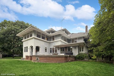 Tiny photo for 710 W Downer Place, Aurora, IL 60506 (MLS # 12464145)