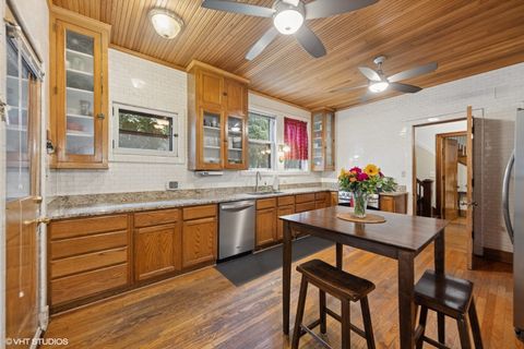 Tiny photo for 710 W Downer Place, Aurora, IL 60506 (MLS # 12464145)