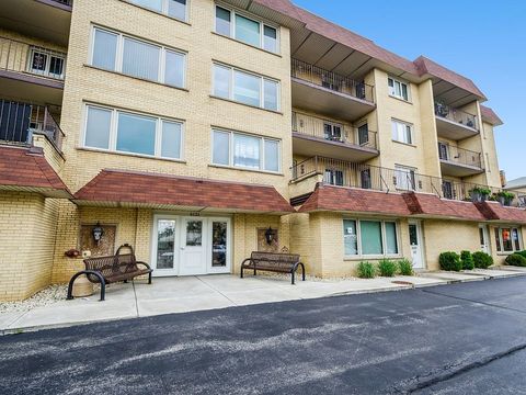 6121 N Northwest Highway 104 Chicago IL 60631