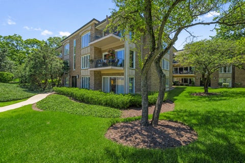 Tiny photo for 2 Oak Brook Club Drive #C106, Oak Brook, IL 60523 (MLS # 12690564)