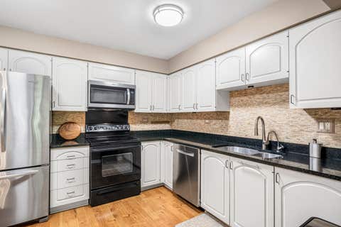 Tiny photo for 2 Oak Brook Club Drive #C106, Oak Brook, IL 60523 (MLS # 12690564)