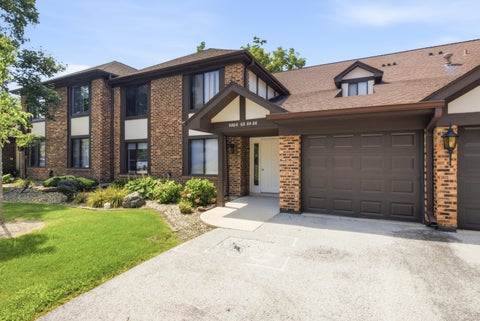 Tiny photo for 5804 Doe Circle #6, Westmont, IL 60559 (MLS # 12714814)