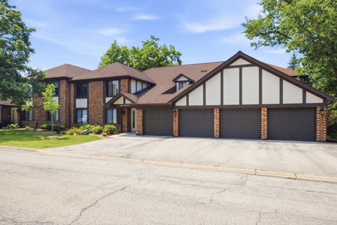 Photo of 5804 Doe Circle #6, Westmont, IL 60559 (MLS # 12714814)