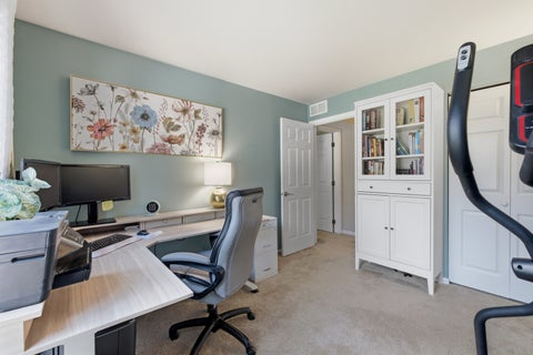 Tiny photo for 5804 Doe Circle #6, Westmont, IL 60559 (MLS # 12714814)
