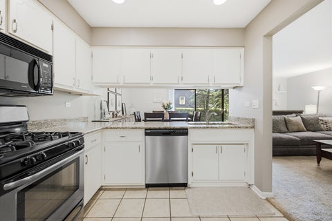 Tiny photo for 5804 Doe Circle #6, Westmont, IL 60559 (MLS # 12714814)