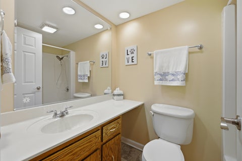 Tiny photo for 5804 Doe Circle #6, Westmont, IL 60559 (MLS # 12714814)