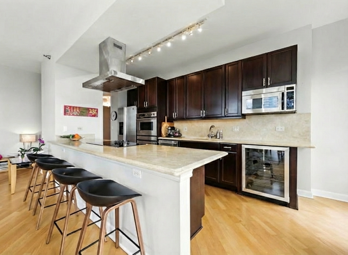 1335 S PRAIRIE Avenue 1706