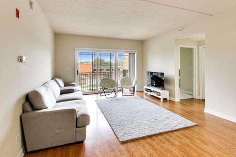 Tiny photo for 77 N Wolf Road #312, Northlake, IL 60164 (MLS # 12498680)