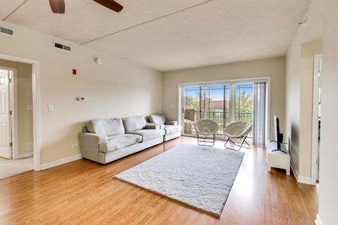 Tiny photo for 77 N Wolf Road #312, Northlake, IL 60164 (MLS # 12498680)