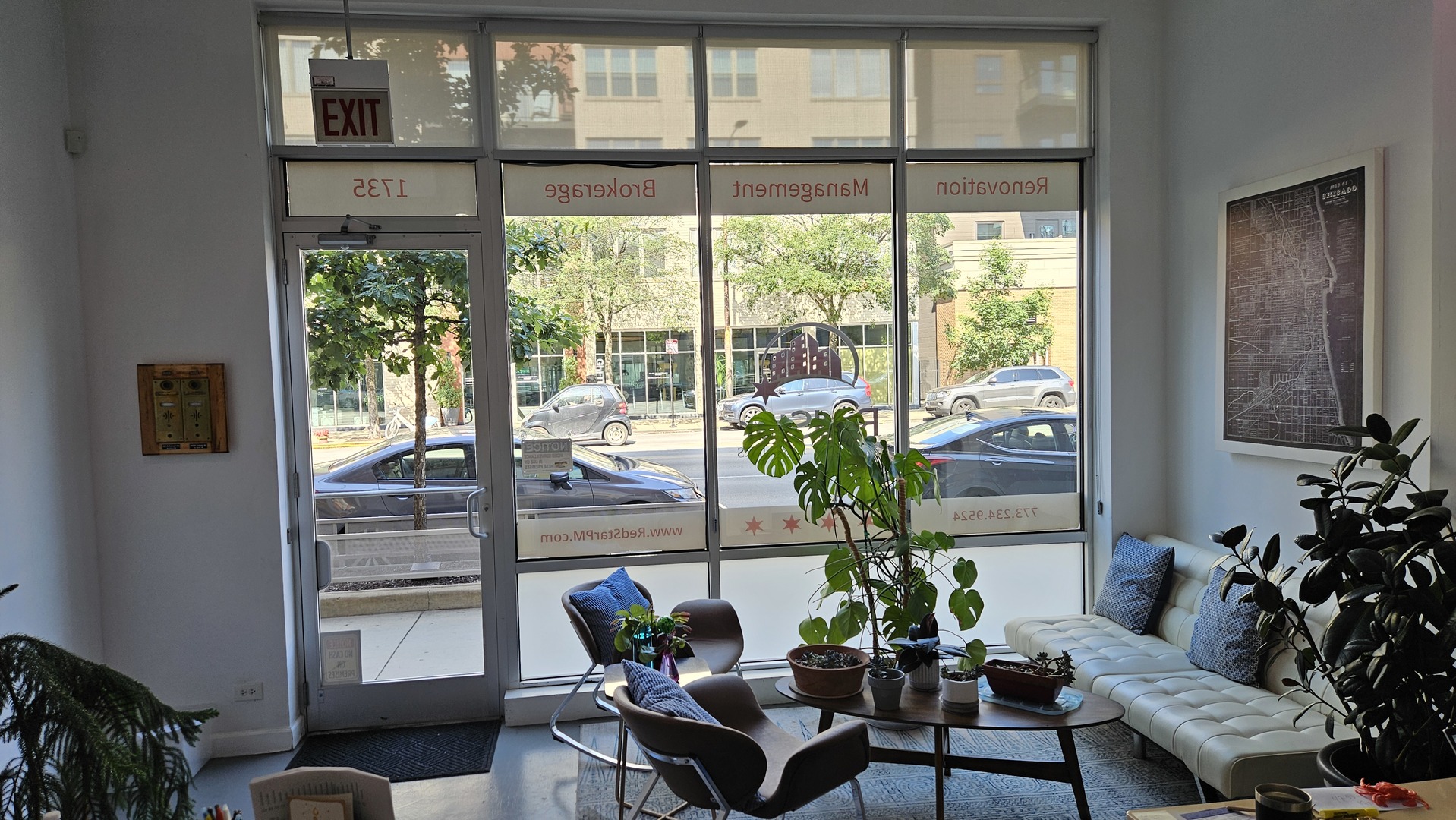 1735 N WESTERN Avenue C-1