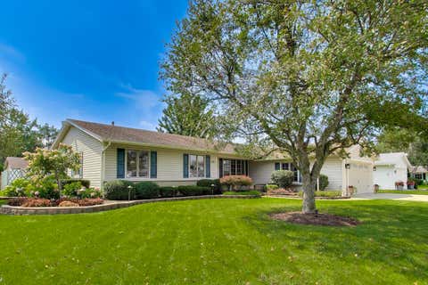 Tiny photo for 535 N Gateshead, Elk Grove Village, IL 60007 (MLS # 12741497)