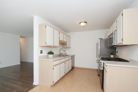 Tiny photo for 400 Woodview Circle #A, Elgin, IL 60120 (MLS # 12620650)