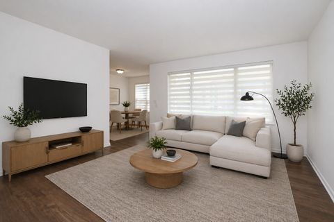 Tiny photo for 400 Woodview Circle #A, Elgin, IL 60120 (MLS # 12620650)