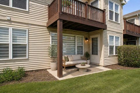 Tiny photo for 400 Woodview Circle #A, Elgin, IL 60120 (MLS # 12620650)