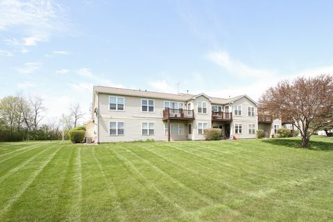 Tiny photo for 400 Woodview Circle #A, Elgin, IL 60120 (MLS # 12620650)