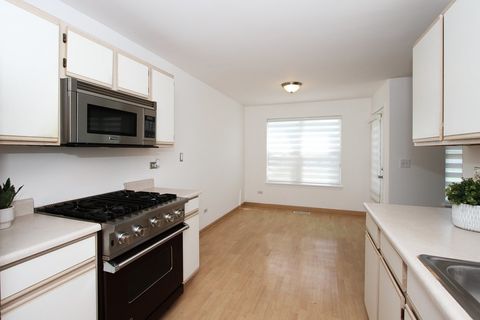 Tiny photo for 400 Woodview Circle #A, Elgin, IL 60120 (MLS # 12620650)