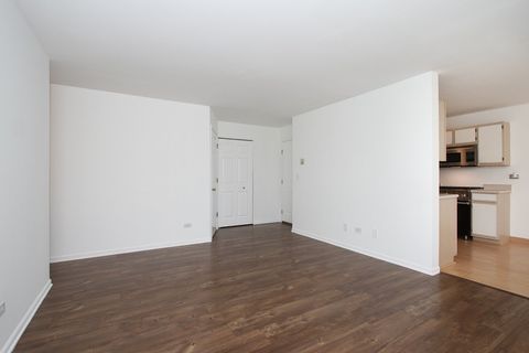 Tiny photo for 400 Woodview Circle #A, Elgin, IL 60120 (MLS # 12620650)