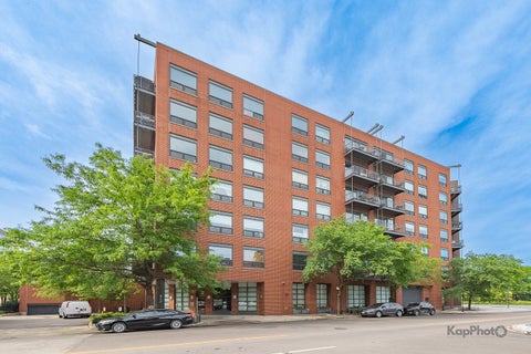 Photo of 859 W Erie Street #506, Chicago, IL 60642 (MLS # 12738594)