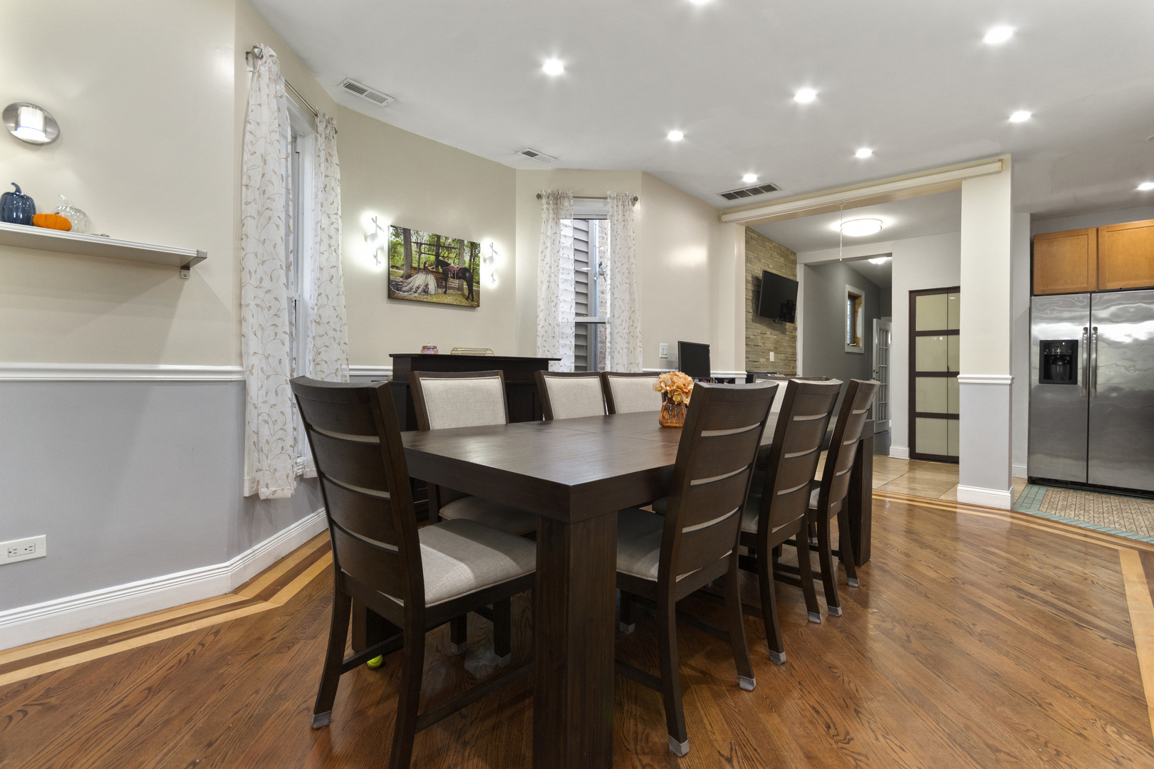 Chicago, Illinois 60618, United States, 5 Bedrooms Bedrooms, ,4 BathroomsBathrooms,Residential,Active,230487