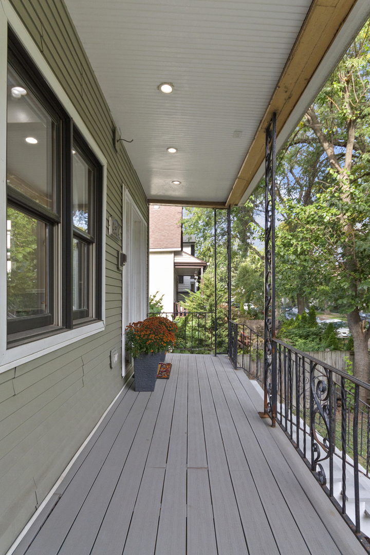 Chicago, Illinois 60618, United States, 5 Bedrooms Bedrooms, ,4 BathroomsBathrooms,Residential,Active,230487