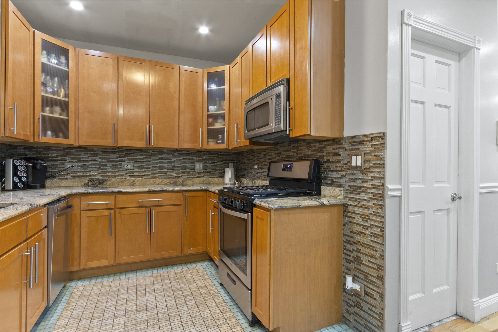 Chicago, Illinois 60618, United States, 5 Bedrooms Bedrooms, ,4 BathroomsBathrooms,Residential,Active,230487