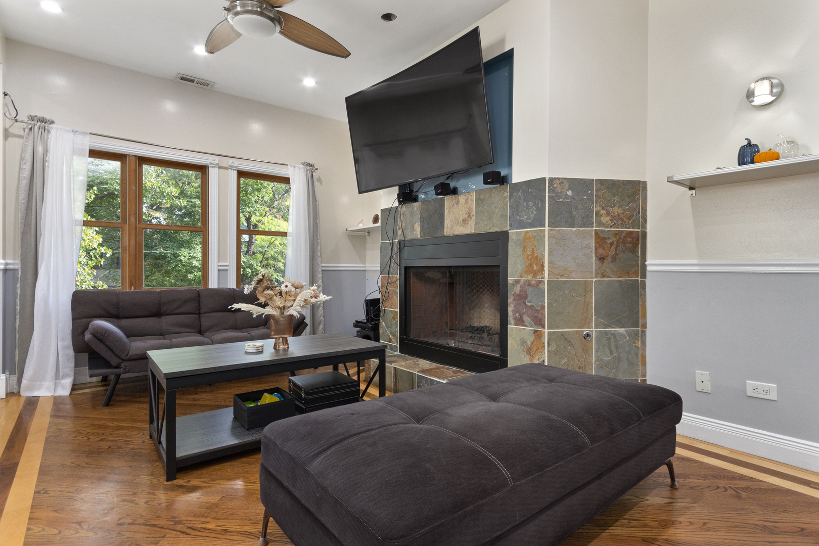 Chicago, Illinois 60618, United States, 5 Bedrooms Bedrooms, ,4 BathroomsBathrooms,Residential,Active,230487