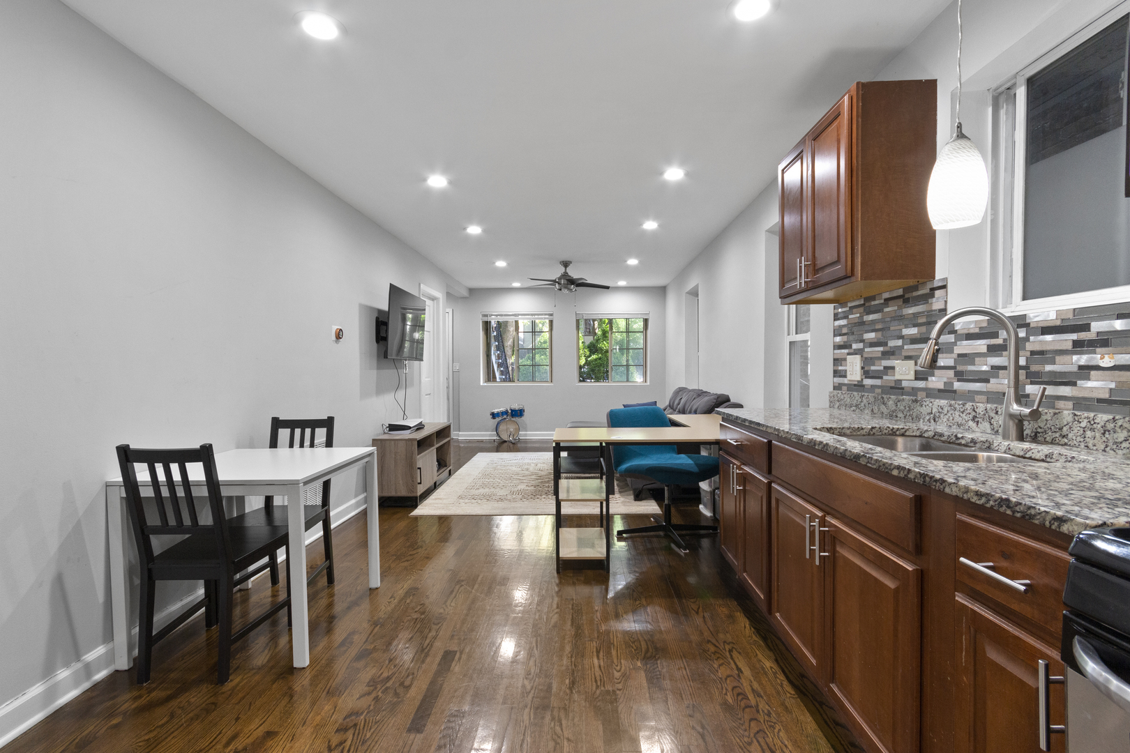 Chicago, Illinois 60618, United States, 5 Bedrooms Bedrooms, ,4 BathroomsBathrooms,Residential,Active,230487