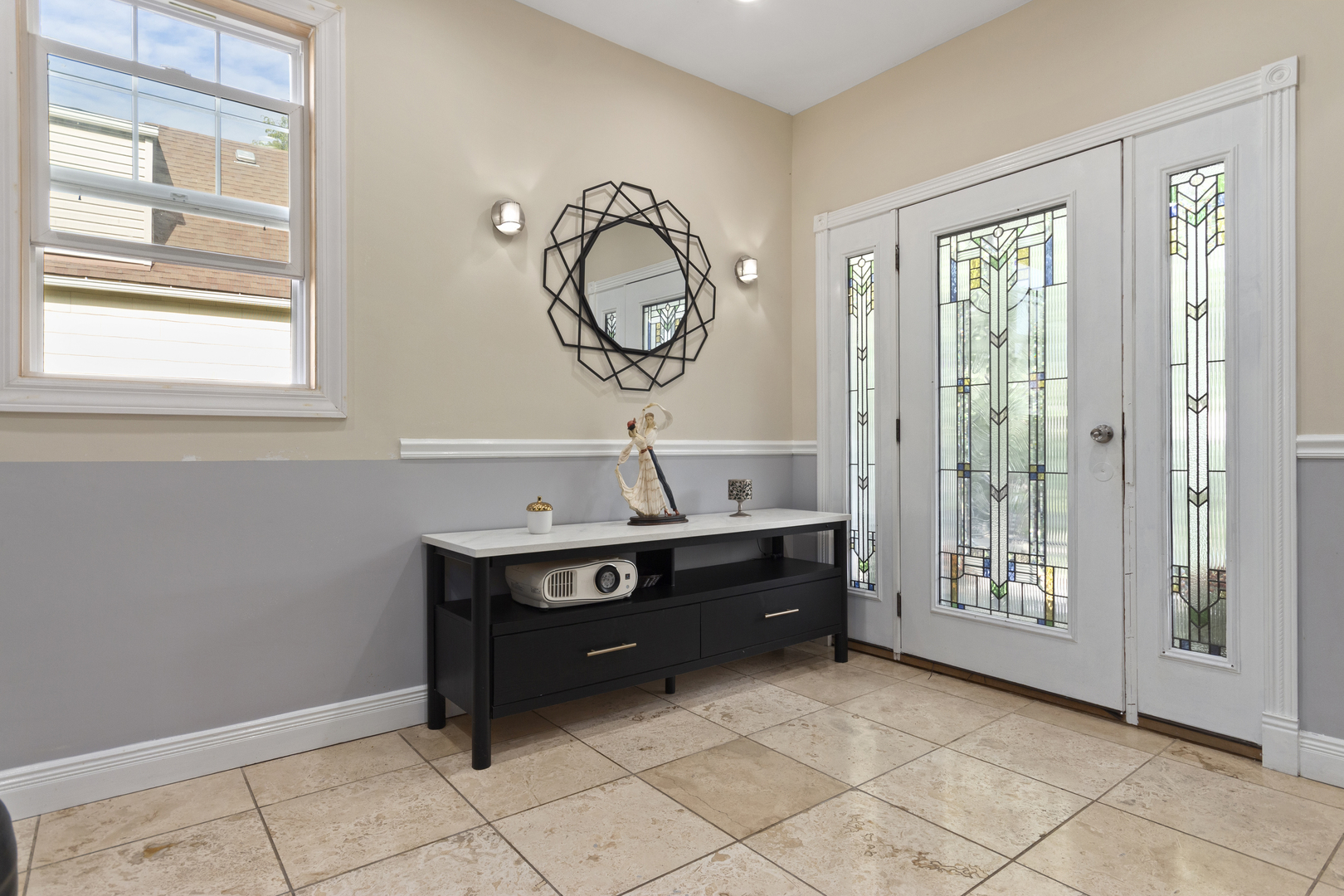 Chicago, Illinois 60618, United States, 5 Bedrooms Bedrooms, ,4 BathroomsBathrooms,Residential,Active,230487