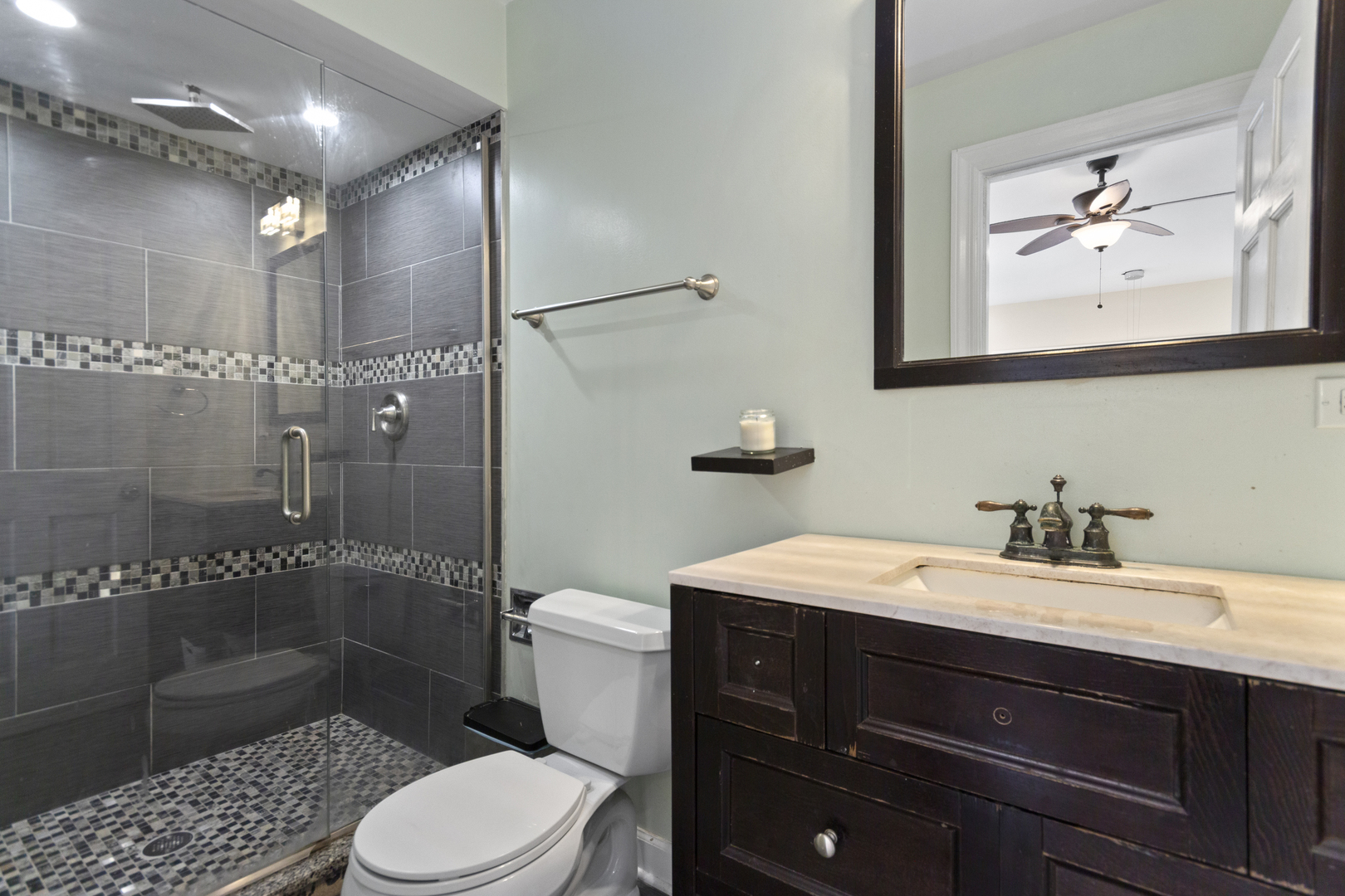 Chicago, Illinois 60618, United States, 5 Bedrooms Bedrooms, ,4 BathroomsBathrooms,Residential,Active,230487