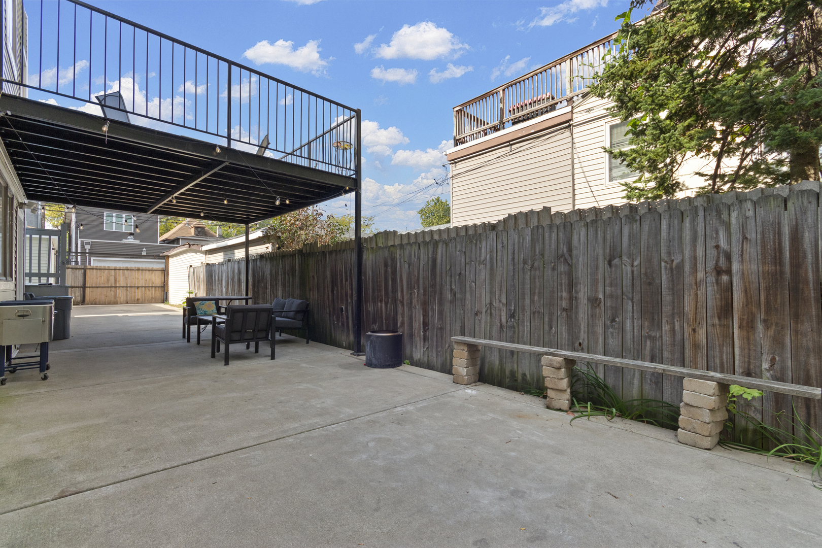 Chicago, Illinois 60618, United States, 5 Bedrooms Bedrooms, ,4 BathroomsBathrooms,Residential,Active,230487