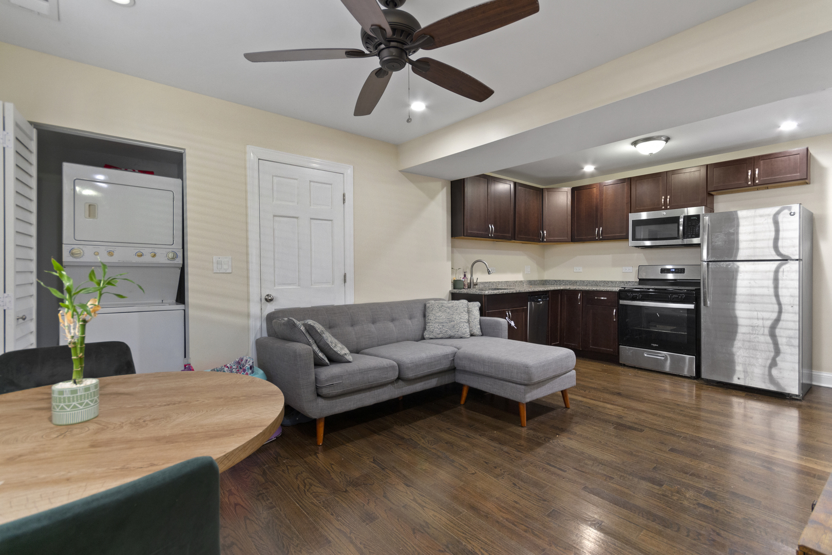 Chicago, Illinois 60618, United States, 5 Bedrooms Bedrooms, ,4 BathroomsBathrooms,Residential,Active,230487