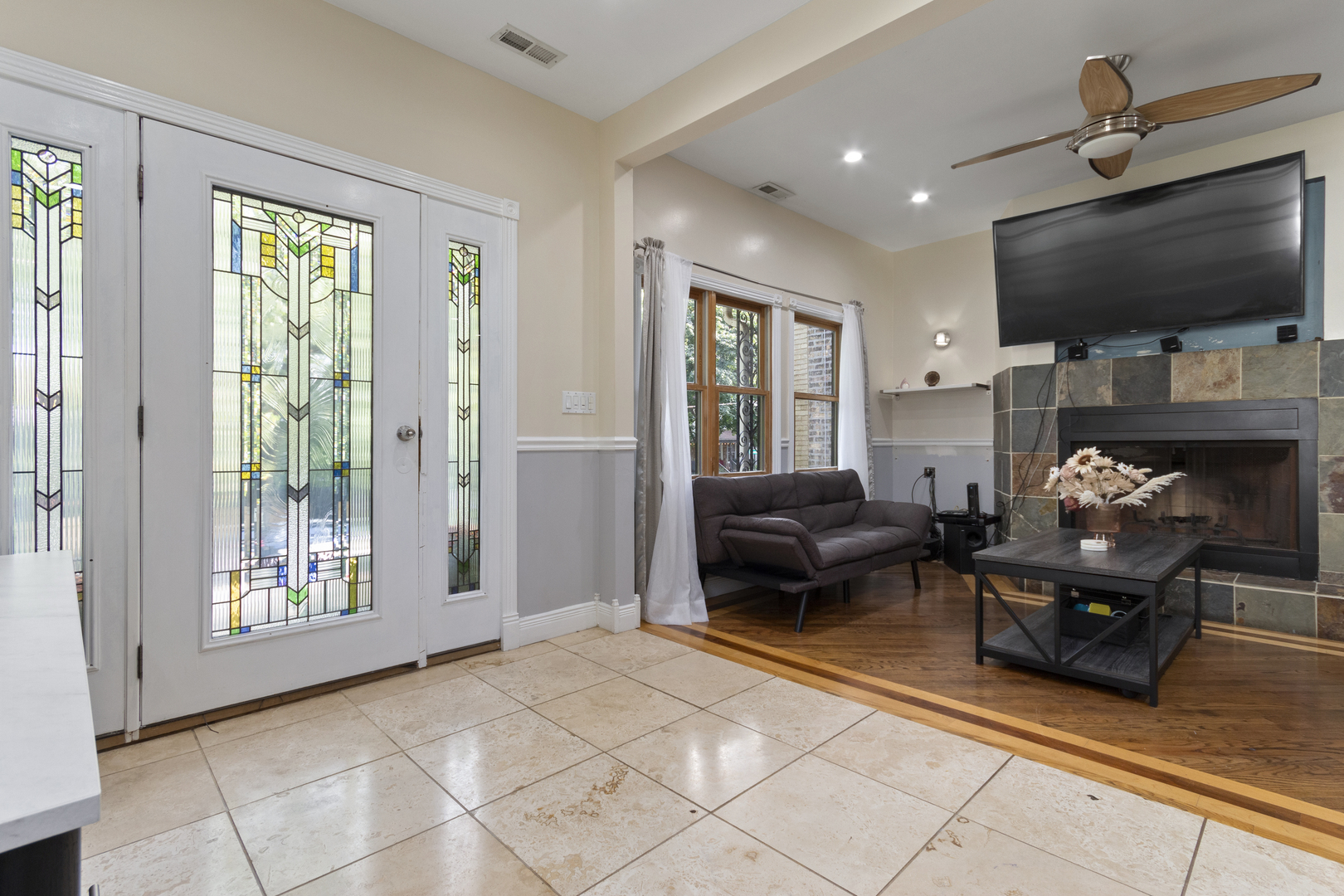 Chicago, Illinois 60618, United States, 5 Bedrooms Bedrooms, ,4 BathroomsBathrooms,Residential,Active,230487