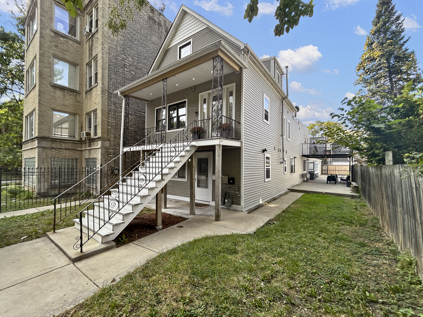 Chicago, Illinois 60618, United States, 5 Bedrooms Bedrooms, ,4 BathroomsBathrooms,Residential,Active,230487 Chicago, Illinois 60618, United States, 5 Bedrooms Bedrooms, ,4 BathroomsBathrooms,Residential,Active,230487