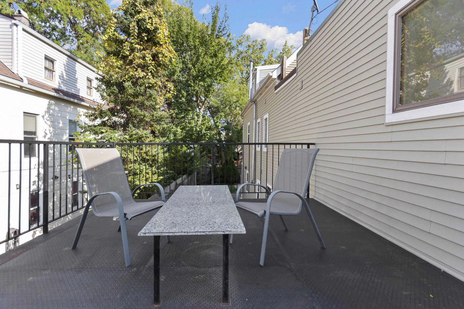 Chicago, Illinois 60618, United States, 5 Bedrooms Bedrooms, ,4 BathroomsBathrooms,Residential,Active,230487